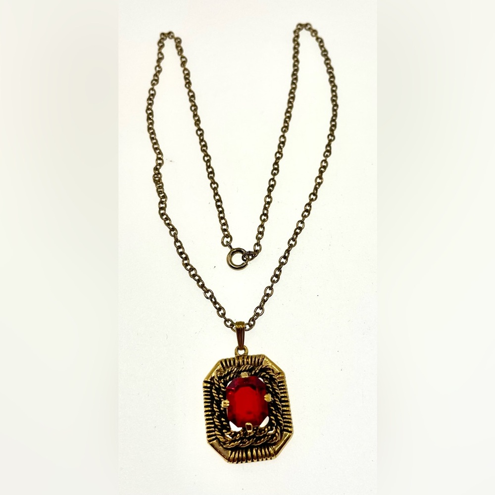 Vintage 1969 Signed Sarah Coventry "Majorca" Ruby Red Necklace - Picture 8 of 8